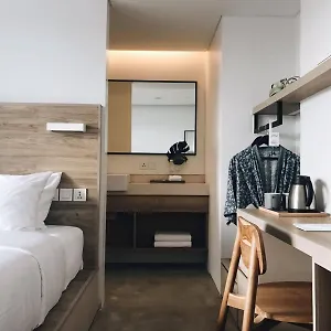 ロイズ バリ スミニャック